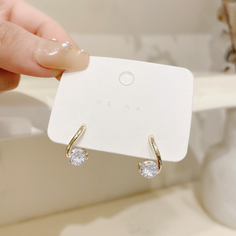 Korean Dongdaemun New Niche Design Stud Earrings for Women Elegant Pearl Earrings Ins Internet Celebrity Personalized Ear Jewelry