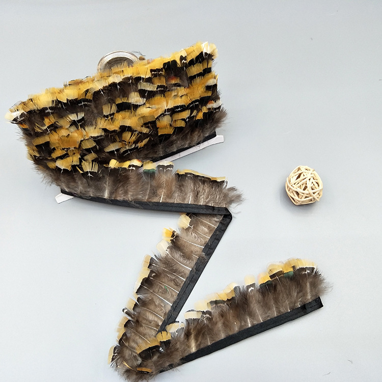 Factory High Quality Supply Natural Color Pearl Chicken Feather Cloth Edge Clothing Accessories Jewelry Decoration Feather Handicraft Factory High Quality Supply Natural Color Pearl Chicken Feather Cloth Edge Clothing Accessories Jewelry Decoration Feather Handicraft