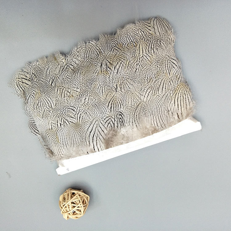 Factory High Quality Supply Natural Color Pearl Chicken Feather Cloth Edge Clothing Accessories Jewelry Decoration Feather Handicraft Factory High Quality Supply Natural Color Pearl Chicken Feather Cloth Edge Clothing Accessories Jewelry Decoration Feather Handicraft