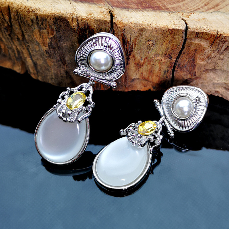 Rongyu wish European and American fashion exaggerated moonlight stone pearl earrings ebay cross - border new jewelry manufacturers direct sales Rongyu wish European and American fashion exaggerated moonlight stone pearl earrings ebay cross - border new jewelry manufacturers direct sales