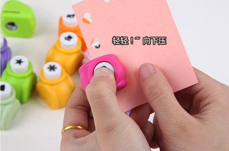 New Exotic Small Craft Punch Wholesale DIY Creative Album Handmade Accessories Embossing Device Wholesale New Exotic Small Craft Punch Wholesale DIY Creative Album Handmade Accessories Embossing Device Wholesale