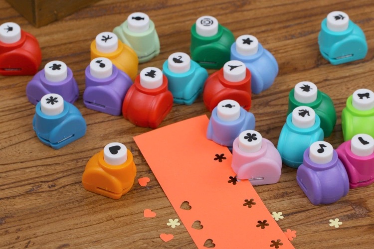 New Exotic Small Craft Punch Wholesale DIY Creative Album Handmade Accessories Embossing Device Wholesale New Exotic Small Craft Punch Wholesale DIY Creative Album Handmade Accessories Embossing Device Wholesale