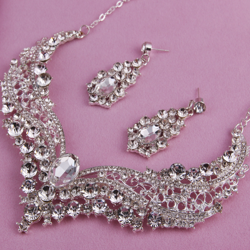 European and American Bride Necklace Alloy Diamond-Embedded Large Crystal Necklace Earrings Jewelry Set Decorations Wedding Dress Accessory/Jewelry