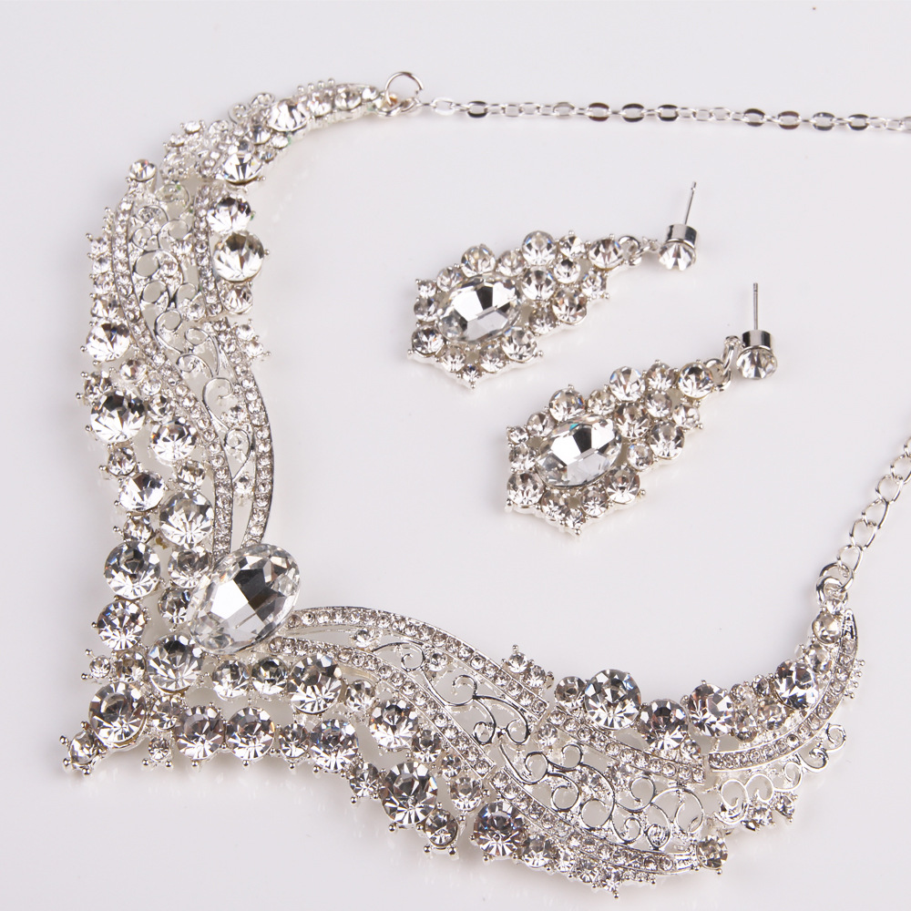 European and American Bride Necklace Alloy Diamond-Embedded Large Crystal Necklace Earrings Jewelry Set Decorations Wedding Dress Accessory/Jewelry