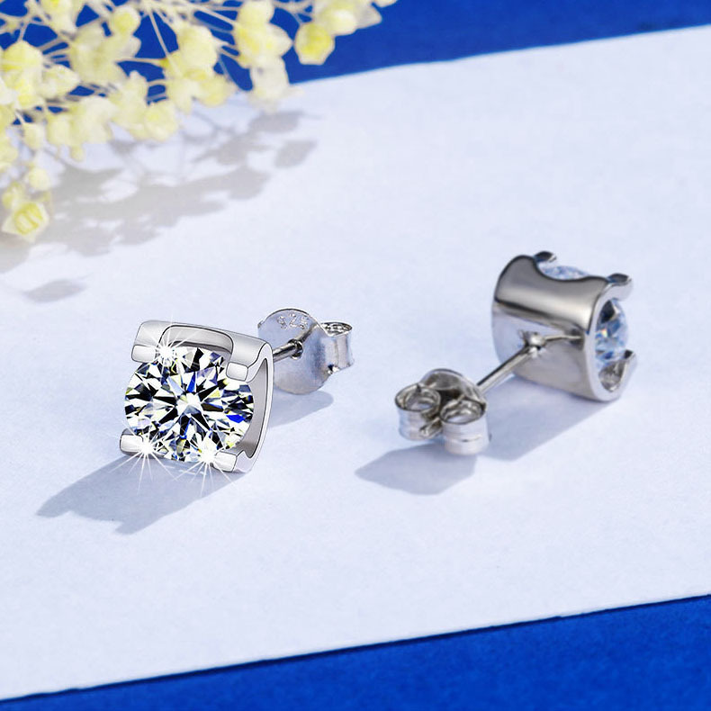 Simple Moissanite Stud Earrings S925 Silver Moissanite Earrings for Women Eardrop Earring Female Factory Accessory/Jewelry with Certificate Simple Moissanite Stud Earrings S925 Silver Moissanite Earrings for Women Eardrop Earring Female Factory Accessory/Jewelry with Certificate