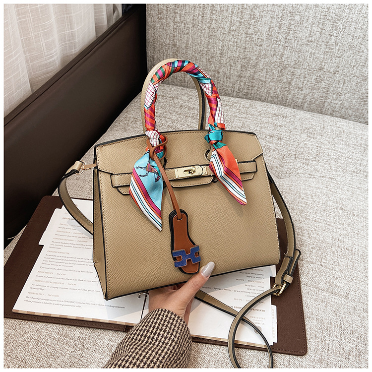 2021 New Spring Wear Handbags Large Capacity Fashion Messenger Bag Women's Bag Simple Western Style Textured One-Shoulder Bag Bag 2021 New Spring Wear Handbags Large Capacity Fashion Messenger Bag Women's Bag Simple Western Style Textured One-Shoulder Bag Bag