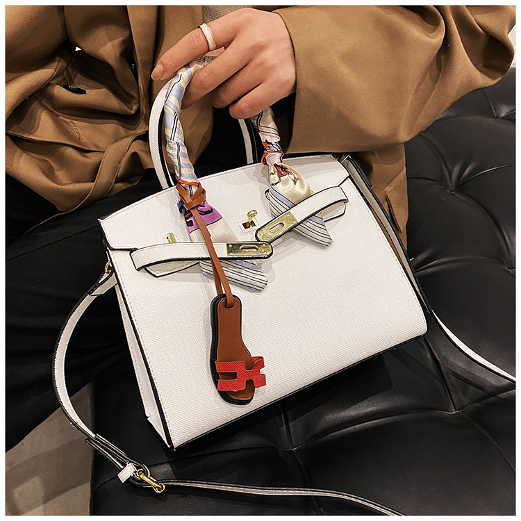 2021 New Spring Wear Handbags Large Capacity Fashion Messenger Bag Women's Bag Simple Western Style Textured One-Shoulder Bag Bag 2021 New Spring Wear Handbags Large Capacity Fashion Messenger Bag Women's Bag Simple Western Style Textured One-Shoulder Bag Bag