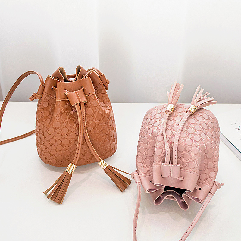 2021 New Fashion Trendy Bag Female Drawstring Tassel Bucket Bag Crossbody All-Match Bag Handbags Women
