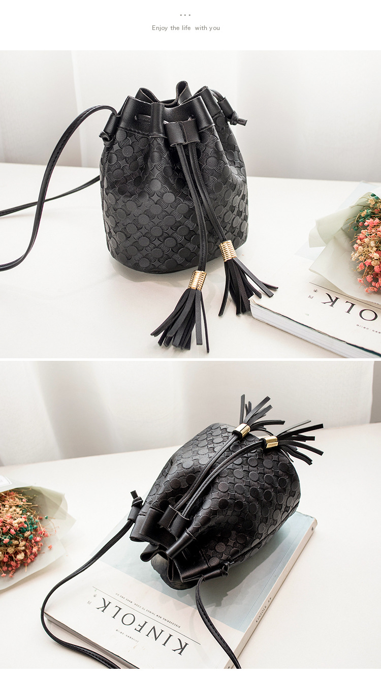 2021 New Fashion Trendy Bag Female Drawstring Tassel Bucket Bag Crossbody All-Match Bag Handbags Women