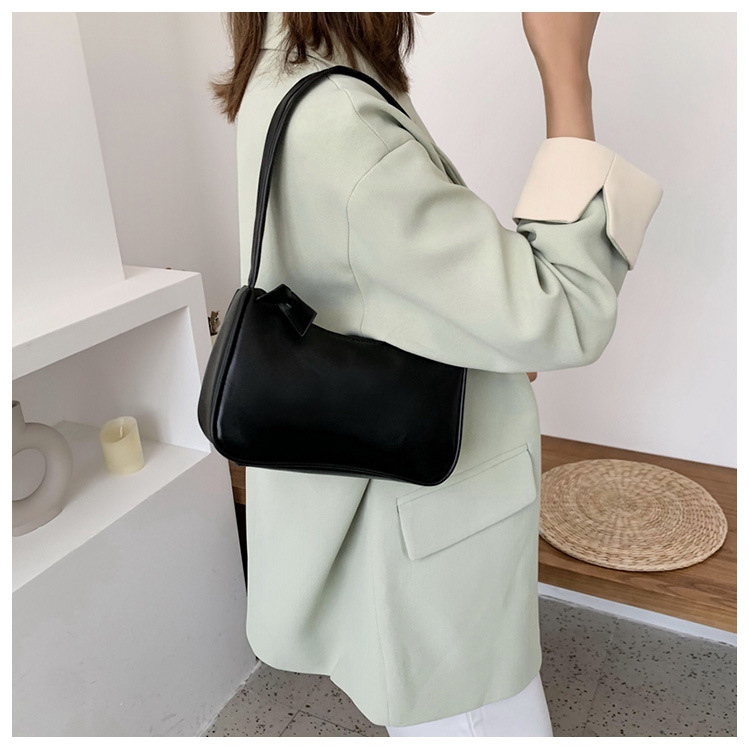 Sheng shi Handbags 2020 New Korean Version of the Western Style Shoulder Bag Simple Wild Red Underarm Package Fashion