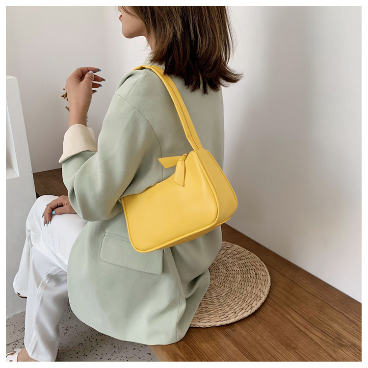 Sheng shi Handbags 2020 New Korean Version of the Western Style Shoulder Bag Simple Wild Red Underarm Package Fashion
