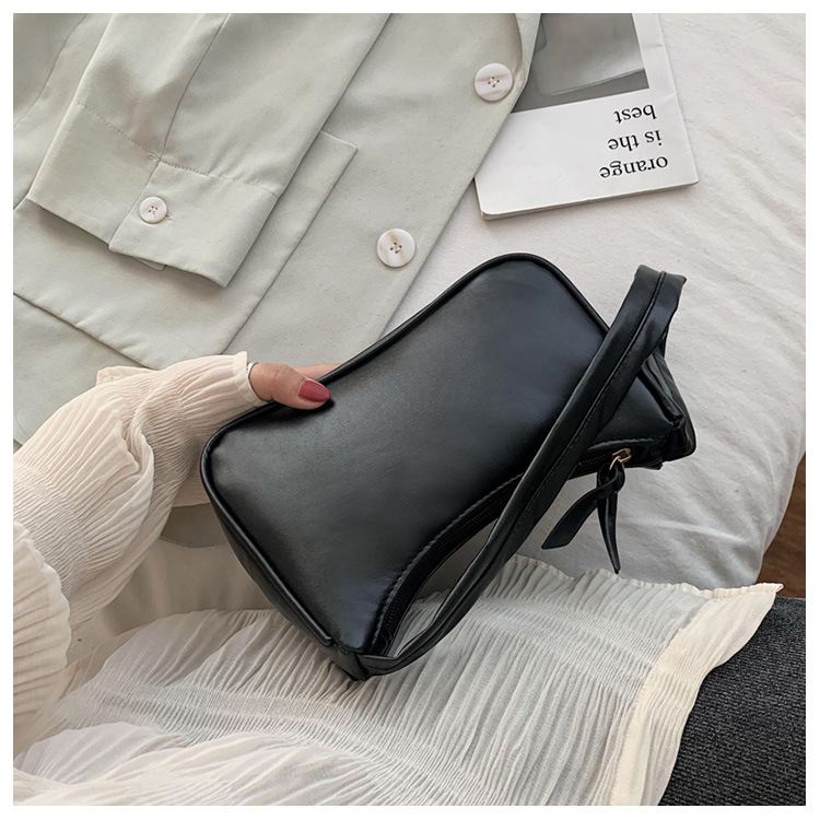 Sheng shi Handbags 2020 New Korean Version of the Western Style Shoulder Bag Simple Wild Red Underarm Package Fashion