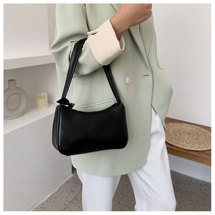 Sheng shi Handbags 2020 New Korean Version of the Western Style Shoulder Bag Simple Wild Red Underarm Package Fashion
