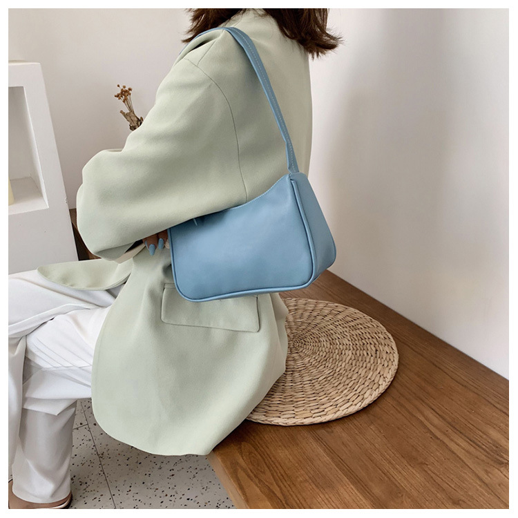 Sheng shi Handbags 2020 New Korean Version of the Western Style Shoulder Bag Simple Wild Red Underarm Package Fashion