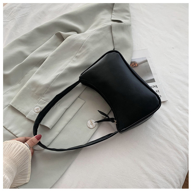Sheng shi Handbags 2020 New Korean Version of the Western Style Shoulder Bag Simple Wild Red Underarm Package Fashion