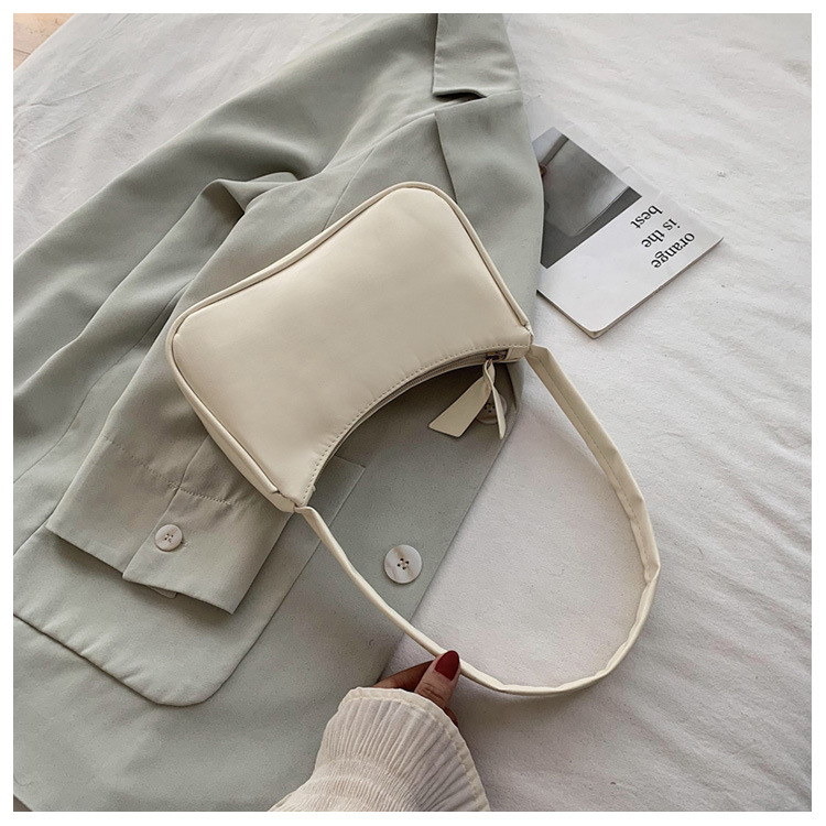 Sheng shi Handbags 2020 New Korean Version of the Western Style Shoulder Bag Simple Wild Red Underarm Package Fashion