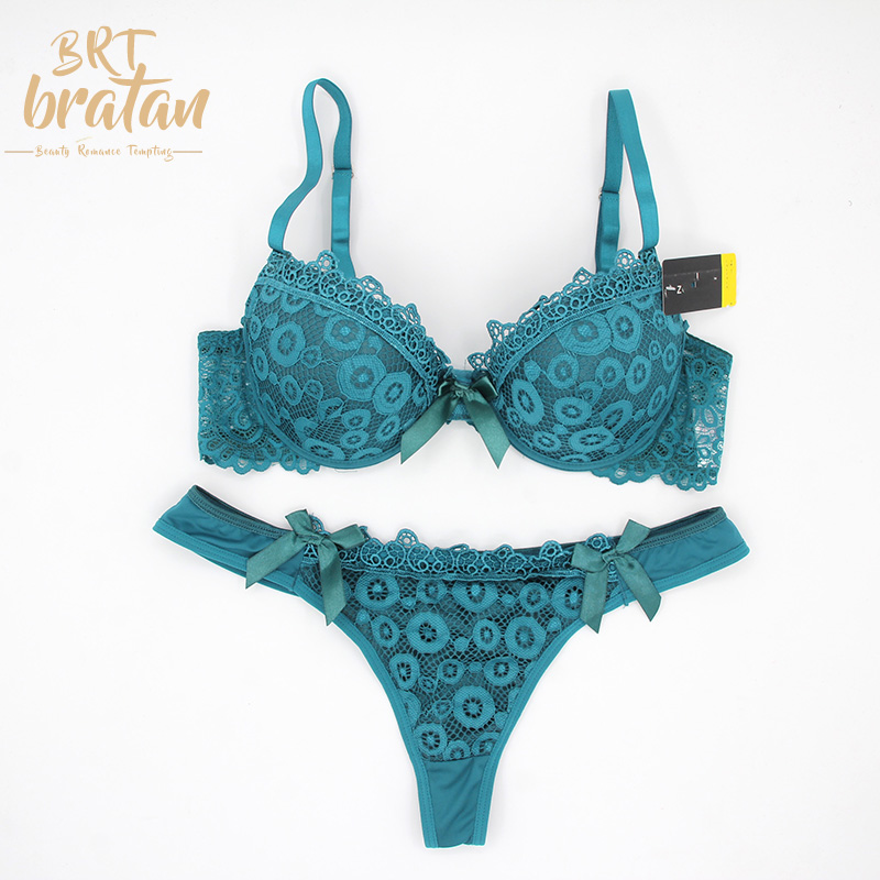 Two pcs bra set with luxurious and sexy high-end embroidery lace beauty bra and panty set