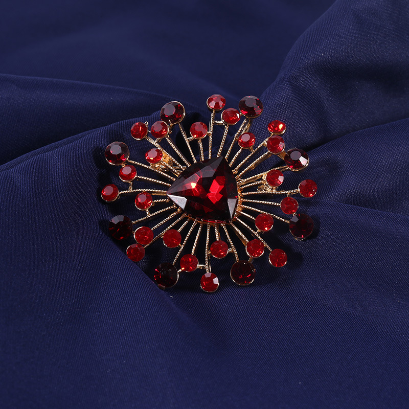Hot-selling Korean version of the fashion temperament of water drilling corsage brooch joker flower collar pin pin lady brooch clothing accessories