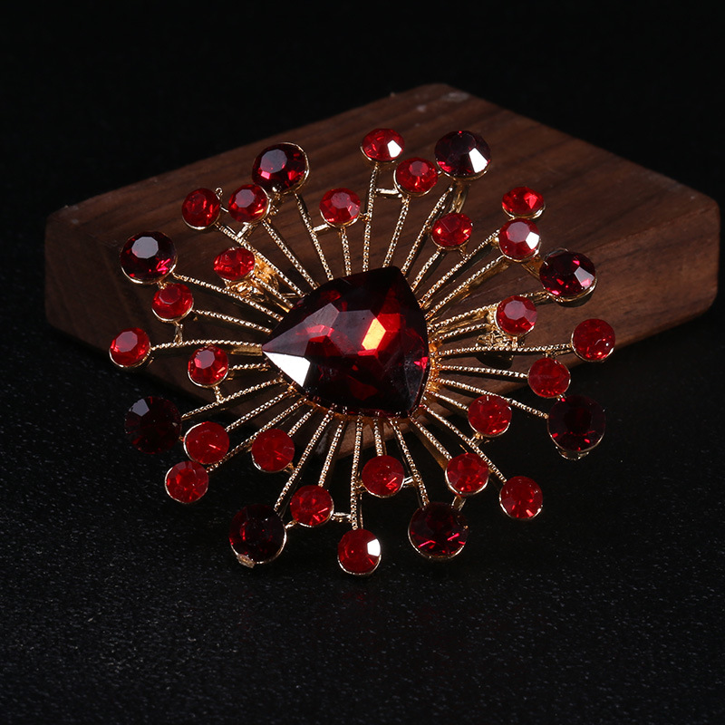 Hot-selling Korean version of the fashion temperament of water drilling corsage brooch joker flower collar pin pin lady brooch clothing accessories
