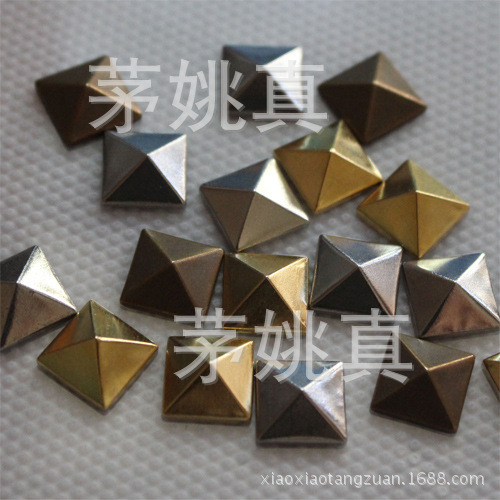 Hot chip 9X9 square bronze Pyramid copper rivets copper iron tablets