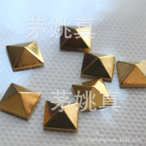 Hot chip 9X9 square bronze Pyramid copper rivets copper iron tablets