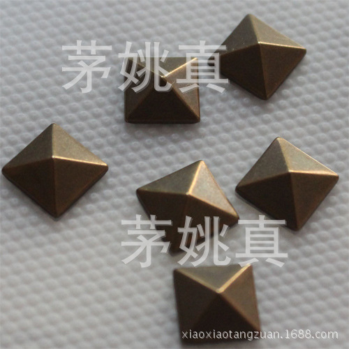 Hot chip 9X9 square bronze Pyramid copper rivets copper iron tablets