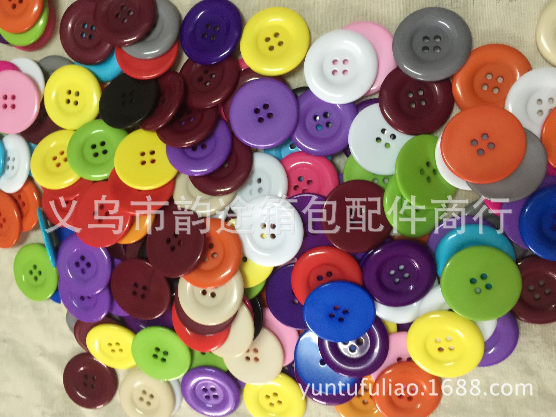 Spot Supply 3.8cm Yuan Edge Resin Button Decorative Buckle Windbreaker Button Big round Edge Button Spot Supply 3.8cm Yuan Edge Resin Button Decorative Buckle Windbreaker Button Big round Edge Button