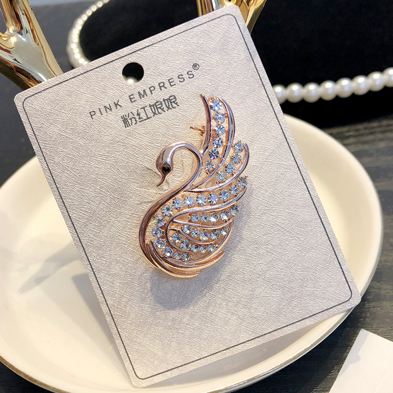[Aiqi] Pearl Brooch Fashion Clothing Resin Corsage Vintage Animal Silk Scarf Buckle Pin H0042