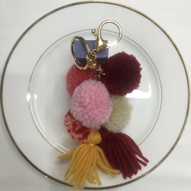 Manufacturers directly for the new exclusive sale of pure manual multicolor wool ball ball bag buckle, mobile phone chain plush pendant Manufacturers directly for the new exclusive sale of pure manual multicolor wool ball ball bag buckle, mobile phone chain plush pendant