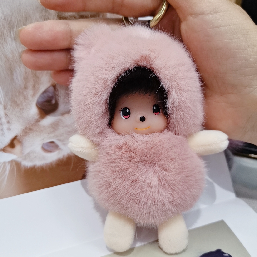 Cross - border supply true otter rabbit hair new drum Mengqi key chain pendant plush bag pendant wool ball type direct shot