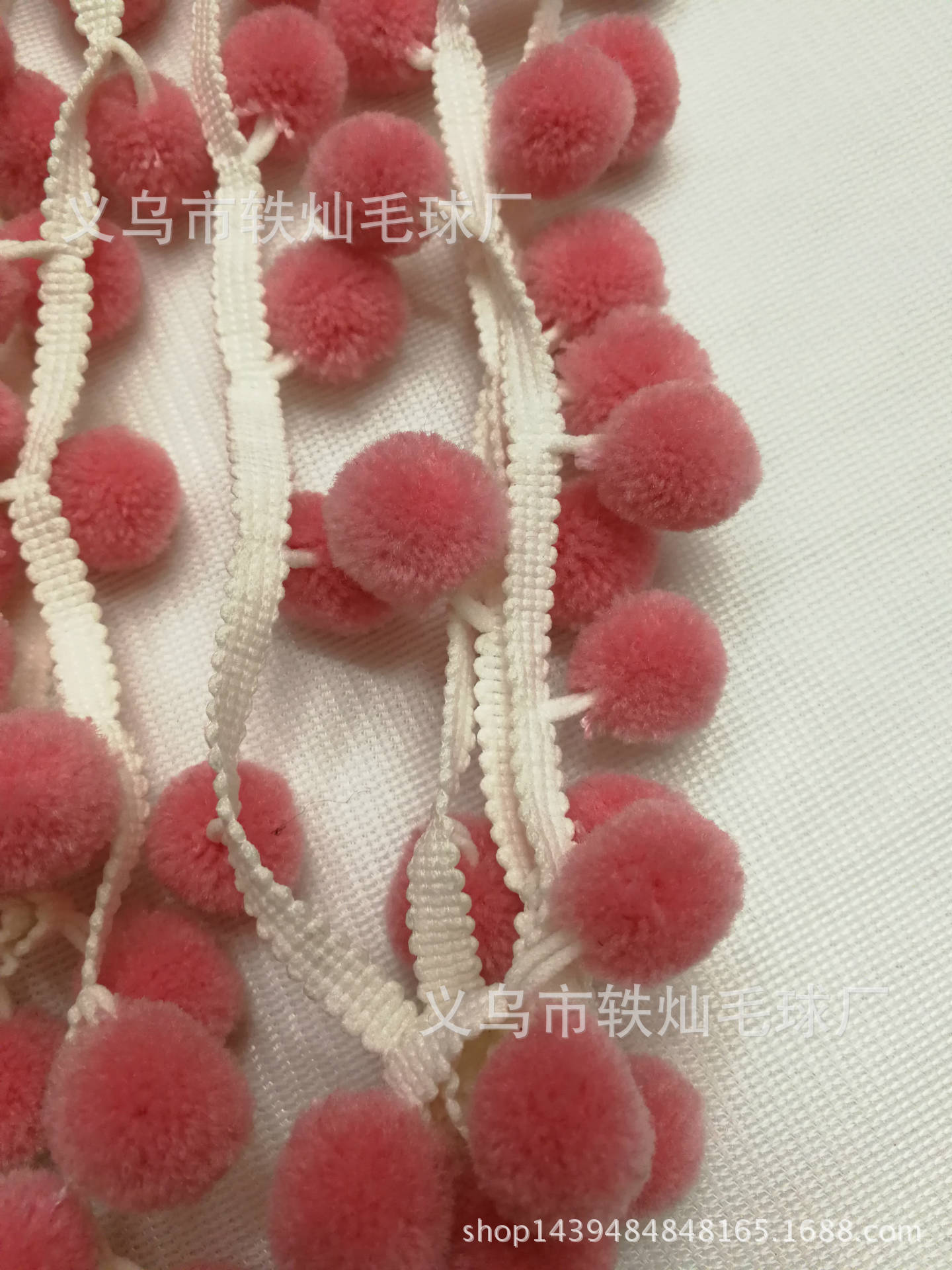 Factory direct sales right angle wool wool ball lace with hand triangle colorful ball hair ball lace accessories