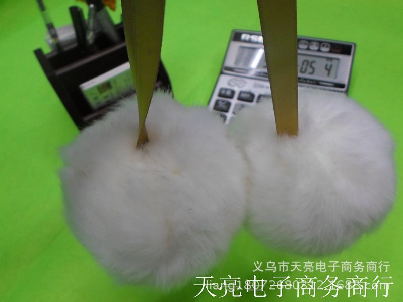 Manufacturer Self-Produced and Self-Sold Artificial Wool Ball 6cm-8cm Pure White Used to Configure Various Bags Manufacturer Self-Produced and Self-Sold Artificial Wool Ball 6cm-8cm Pure White Used to Configure Various Bags