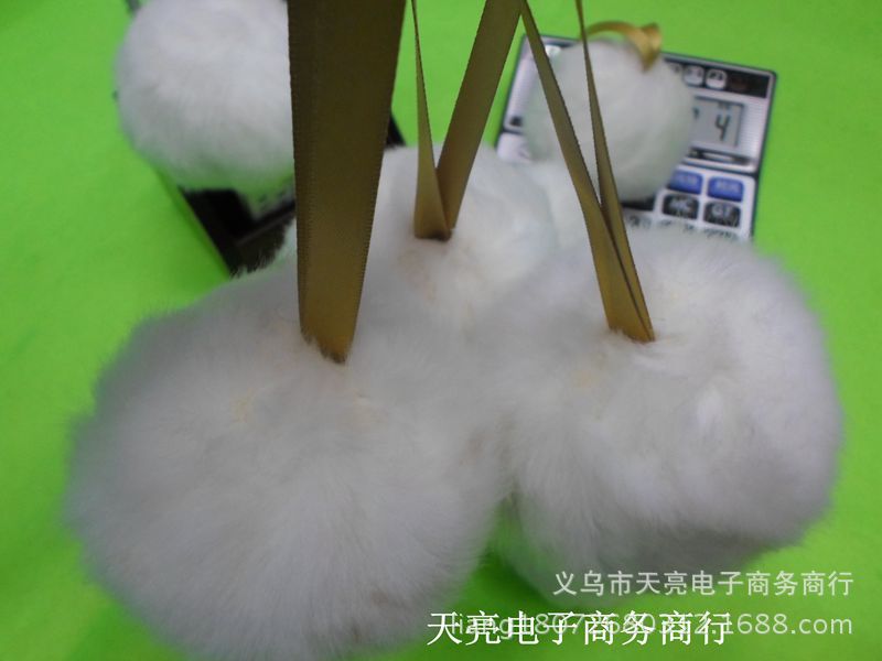 Manufacturer Self-Produced and Self-Sold Artificial Wool Ball 6cm-8cm Pure White Used to Configure Various Bags Manufacturer Self-Produced and Self-Sold Artificial Wool Ball 6cm-8cm Pure White Used to Configure Various Bags