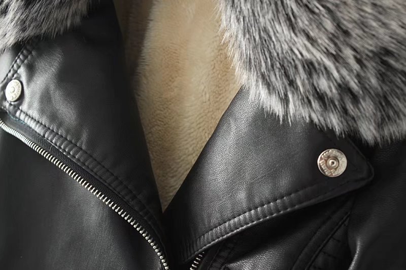 New Autumn Winter 2017 Solidcolor short belt fur collar Motorcycle Leather and Velvet Jacket FEMALE 011505