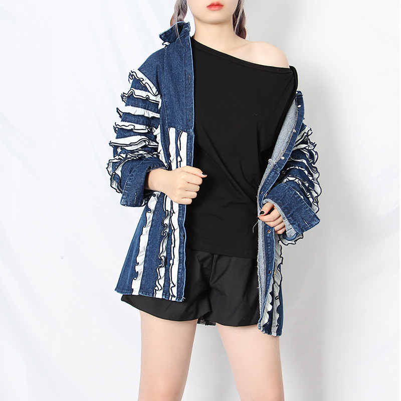 Cake agaric edge stitching denim jacket 2020 Autumn new lace edge bubbling sleeve button design blouse woman Cake agaric edge stitching denim jacket 2020 Autumn new lace edge bubbling sleeve button design blouse woman