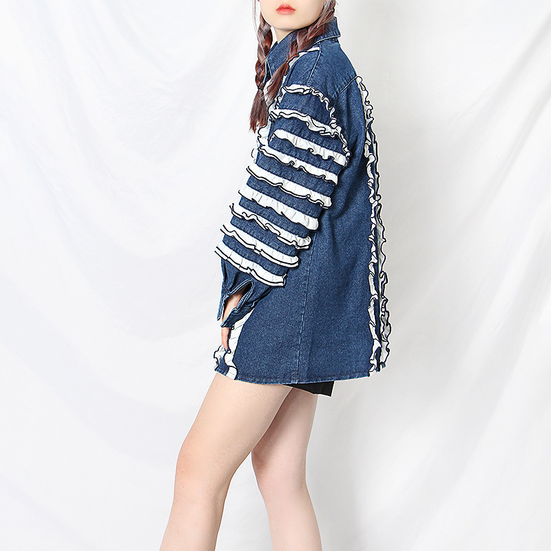Cake agaric edge stitching denim jacket 2020 Autumn new lace edge bubbling sleeve button design blouse woman Cake agaric edge stitching denim jacket 2020 Autumn new lace edge bubbling sleeve button design blouse woman