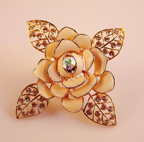 Boutique Luxury Color-Preserving Electroplating Ornament Silk Scarf Buckle Pin European and American Large Zircon Full Diamond Brooch Mixed Batch 10 Yuan Store