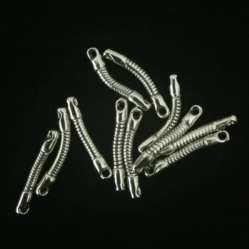 Hip Hop Style Snake Bones Chain Decorative Pendant Silver Necklace Chicken Buckle Bag Necklace Single Chain Clavicle Chain Electroplating Snake Chain Hip Hop Style Snake Bones Chain Decorative Pendant Silver Necklace Chicken Buckle Bag Necklace Single Chain Clavicle Chain Electroplating Snake Chain