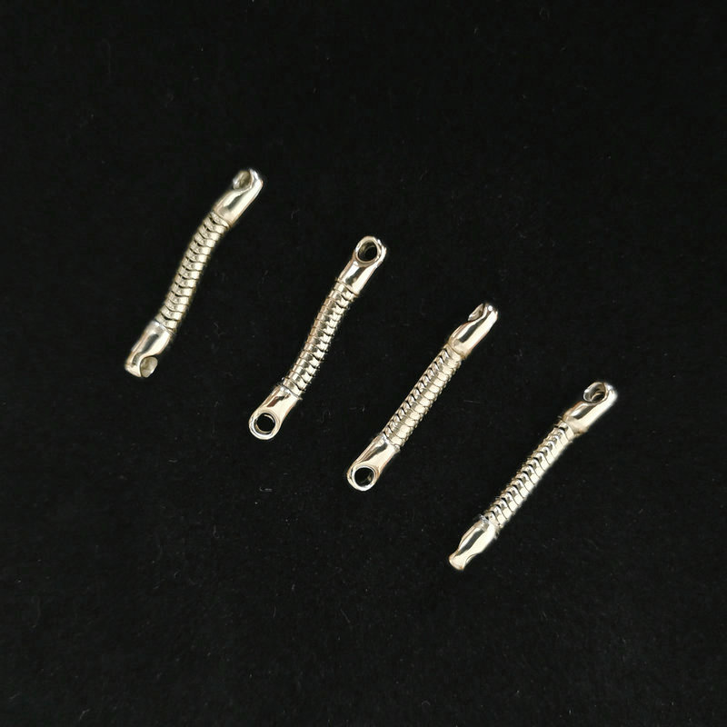 Hip Hop Style Snake Bones Chain Decorative Pendant Silver Necklace Chicken Buckle Bag Necklace Single Chain Clavicle Chain Electroplating Snake Chain Hip Hop Style Snake Bones Chain Decorative Pendant Silver Necklace Chicken Buckle Bag Necklace Single Chain Clavicle Chain Electroplating Snake Chain