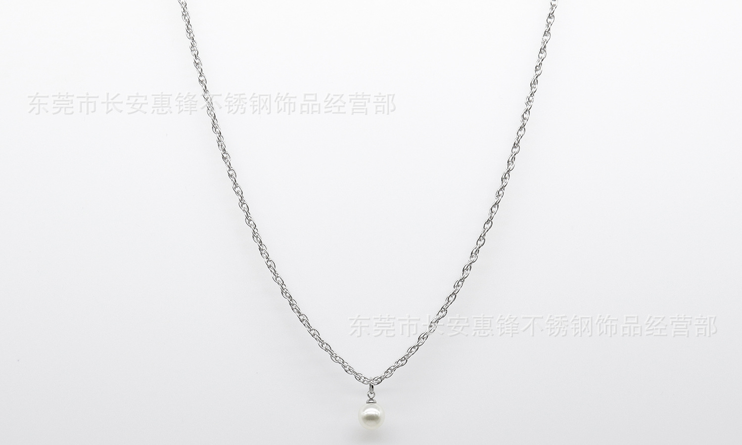 European and American Style Double Buckle Cross Necklace Titanium Steel Welding Port Double Cross Vacuum Electroplating Stainless Steel Clavicle Chain Sweater Chain