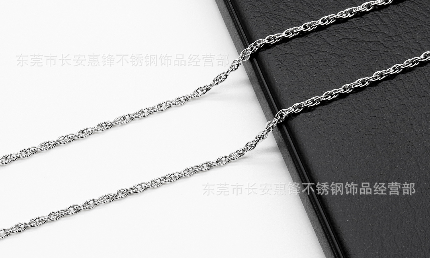 European and American Style Double Buckle Cross Necklace Titanium Steel Welding Port Double Cross Vacuum Electroplating Stainless Steel Clavicle Chain Sweater Chain