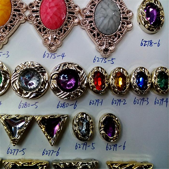 Triangle plastics electroplating gold jewelry stringing encrusted decorative buckle acrylic ornaments