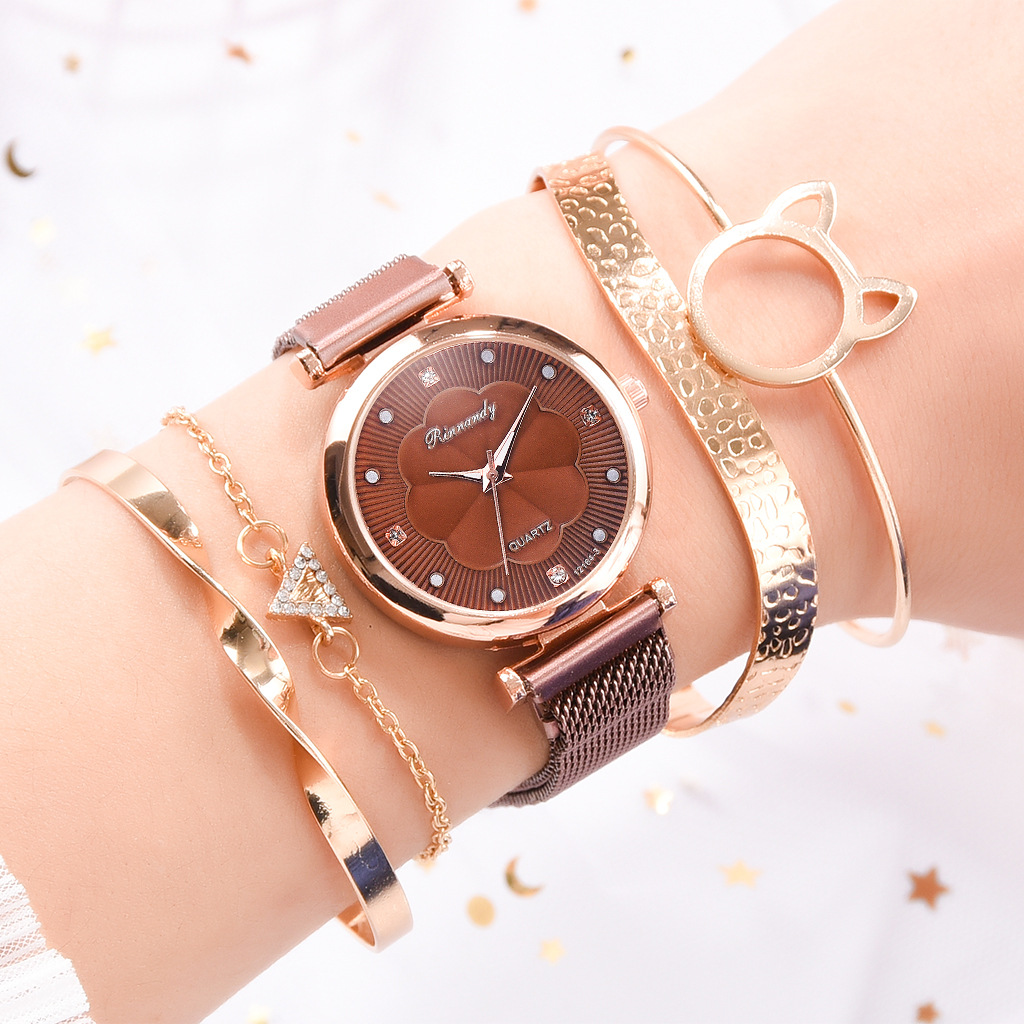 INS Cross-Border Watch Women's Magnetic Buckle Simple Casual Watch Flower Dial Alloy Mesh Quartz Watch