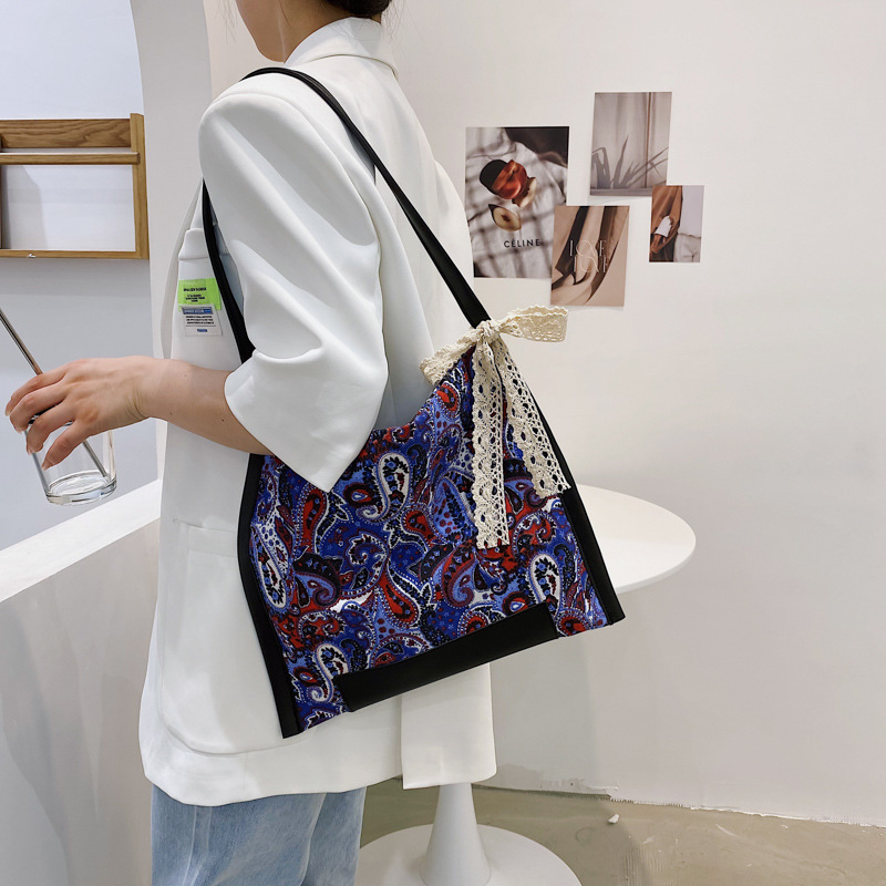 Exquisite Retro Canvas Tote Bag Female 2021 New Fashion Popular INS Personality Magnetic Buckle Shoulder Bag