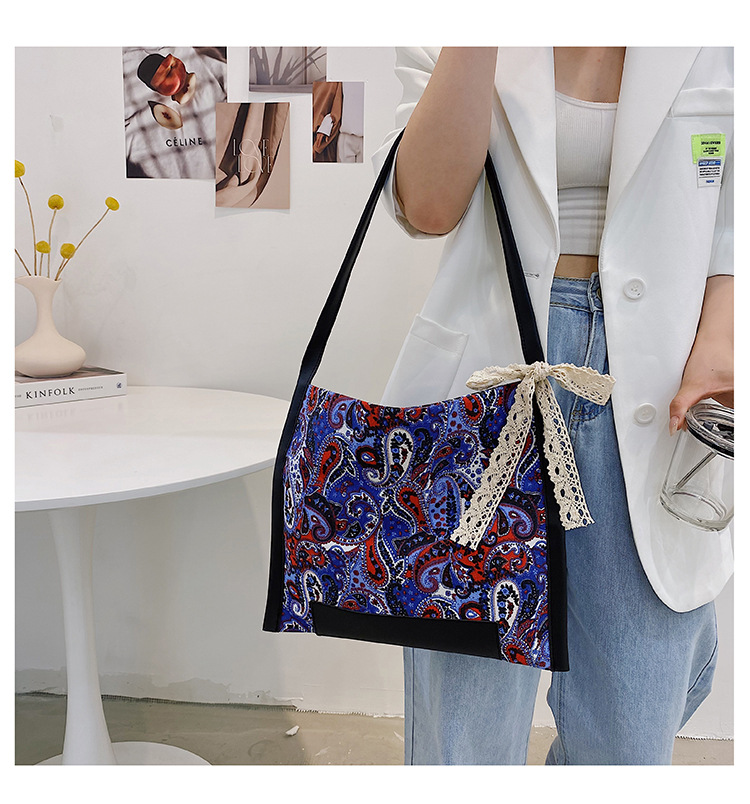 Exquisite Retro Canvas Tote Bag Female 2021 New Fashion Popular INS Personality Magnetic Buckle Shoulder Bag