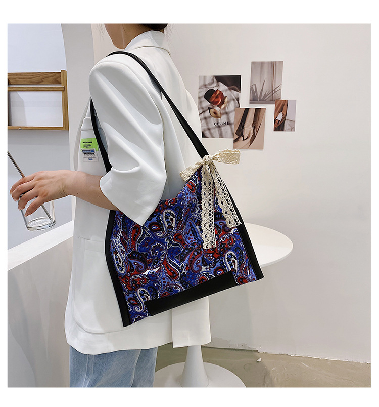 Exquisite Retro Canvas Tote Bag Female 2021 New Fashion Popular INS Personality Magnetic Buckle Shoulder Bag