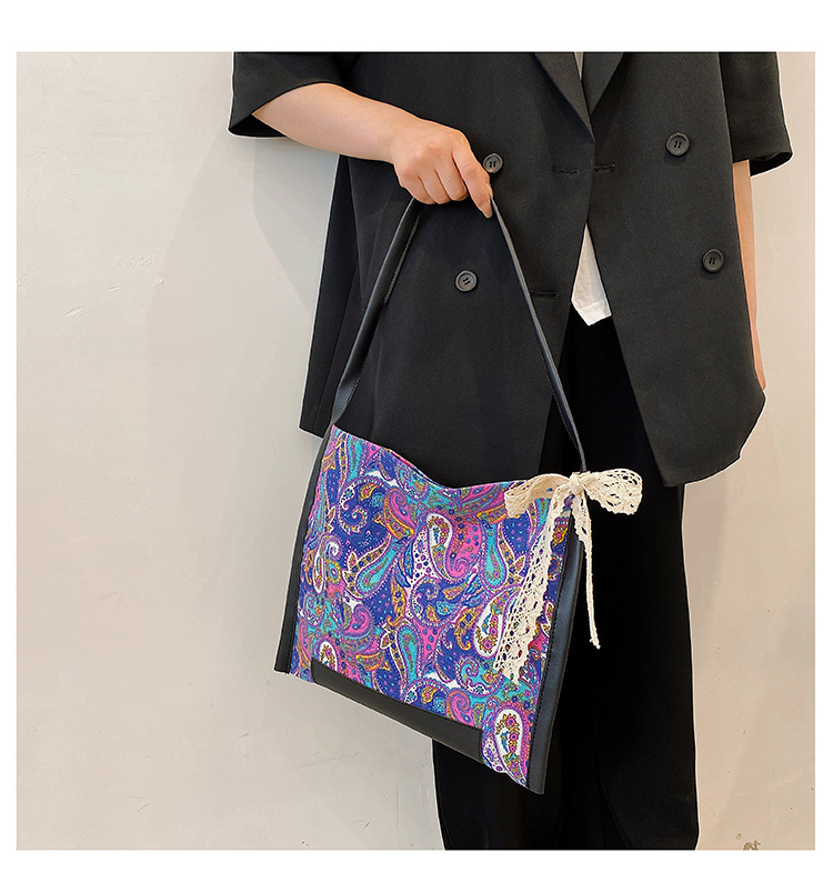 Exquisite Retro Canvas Tote Bag Female 2021 New Fashion Popular INS Personality Magnetic Buckle Shoulder Bag