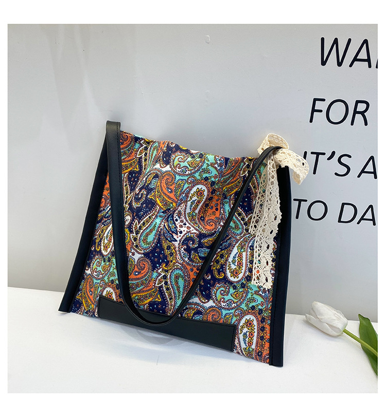 Exquisite Retro Canvas Tote Bag Female 2021 New Fashion Popular INS Personality Magnetic Buckle Shoulder Bag