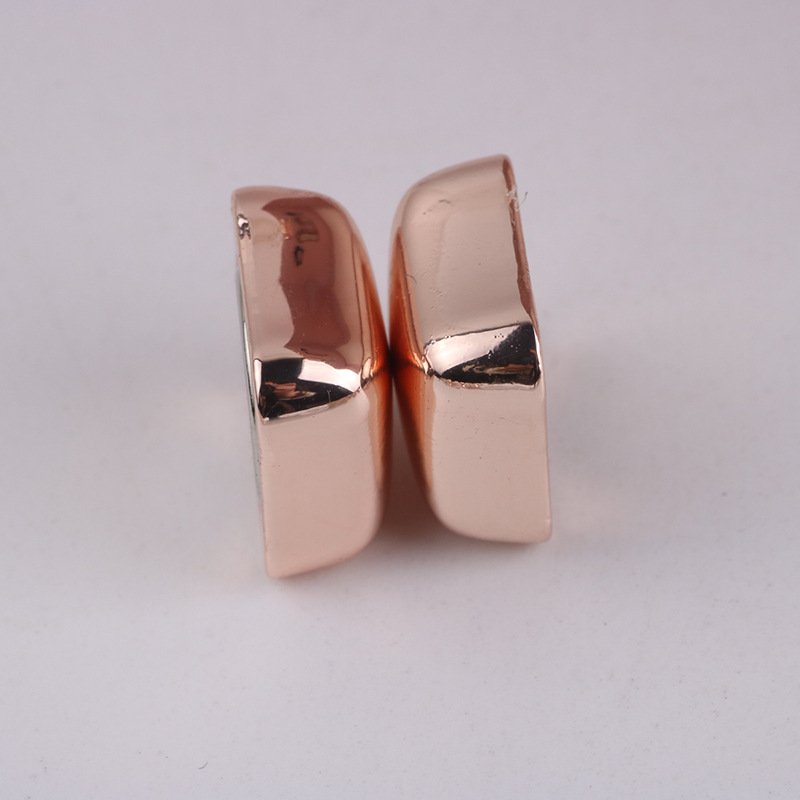 2021 Spring Fresh Scarf Buckle Simple Fashion Brooch Collar Chuck Accessories Multi-Color Creative Magnetic Snap Brooch