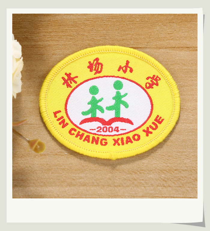 To make a custom small and medium school kindergarten garden school uniform cloth paste round badge badge